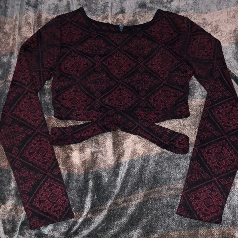 Kendall & Kylie Long Sleeve Crop